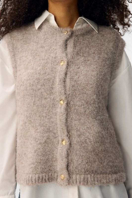 Object Saggia strikvest sandfarvet med guld-look knapper