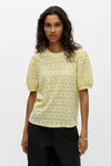 Object Laila pastel gul s/s top i blonde look I Dresslab