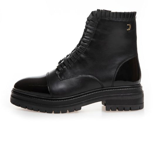 Copenhagen Shoes The Pretty Collection | Cool sort støvle med flæser