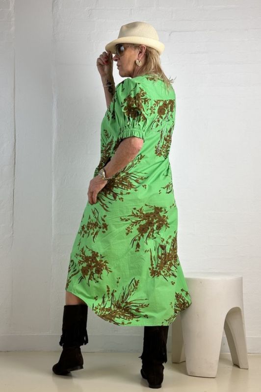 Gaspar Tunø dress | Cool flower dress i grøn med cognac