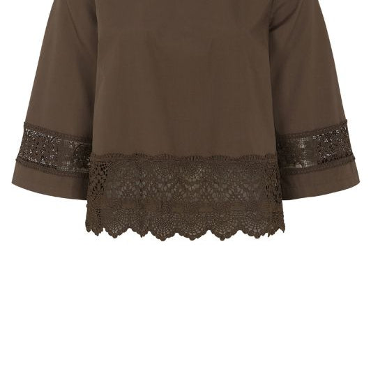 Tooday Alba bluse med blondebort i mørkebrun I Dresslab