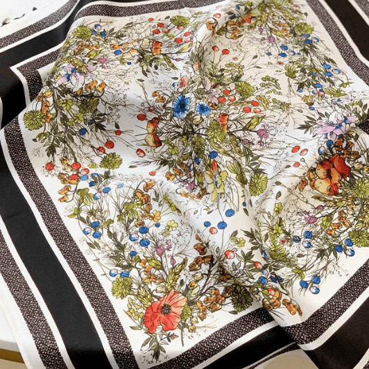 Atelier Paris I Fint blomster tørklæde I Dresslab