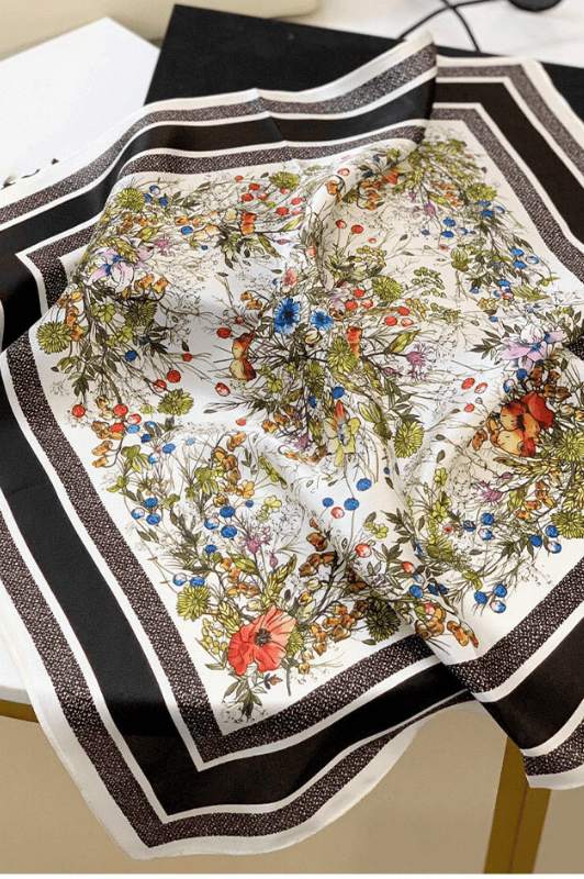 Atelier Paris I Fint blomster tørklæde I Dresslab