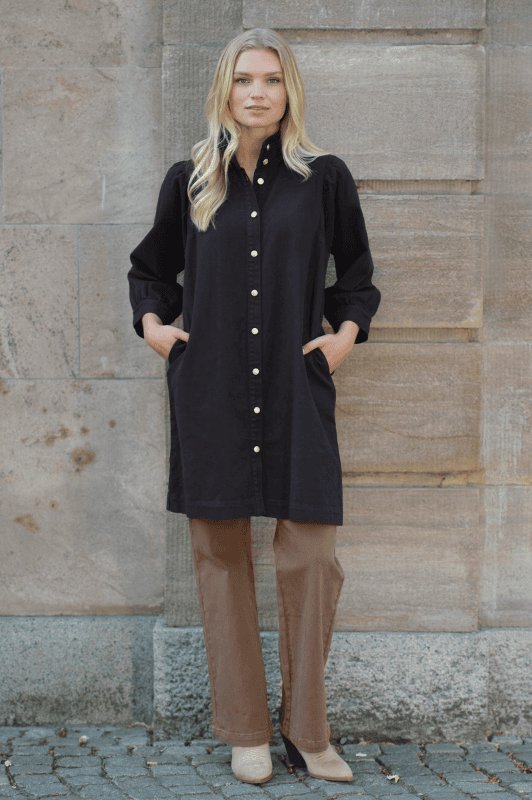 Prepair Figga dress | Cool gennemknappet denimkjole i mørkebrun