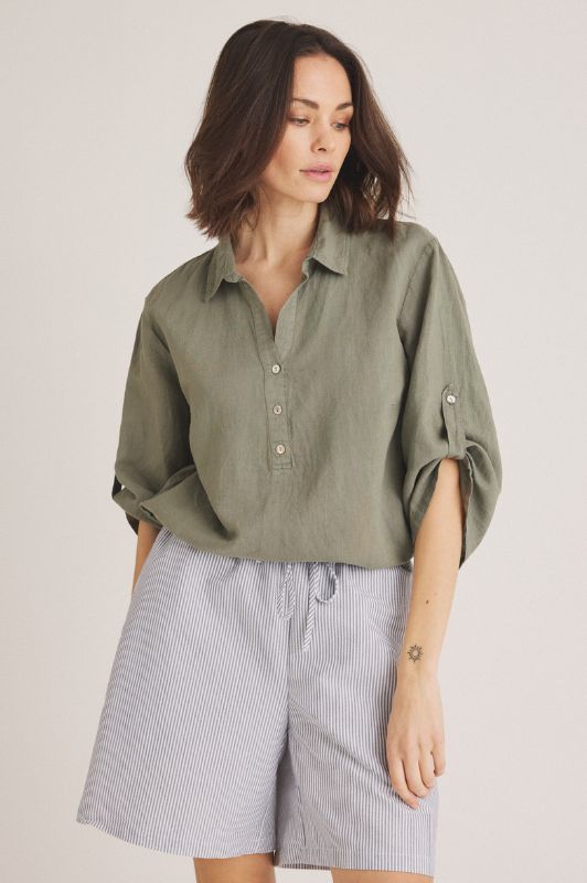 Luxzuz Siwaia blouse I Grøn hørbluse med 3/4 ærme