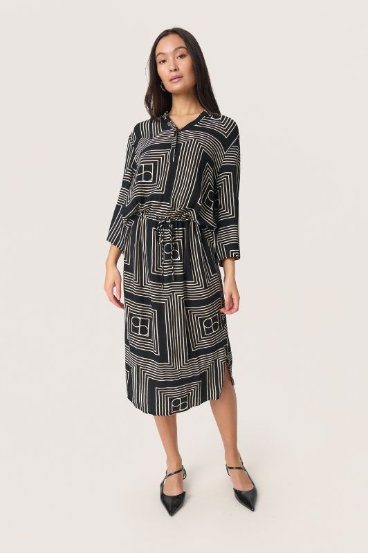 Soaked in Luxury Zaya Dress | Bestseller kjolen i monogram print