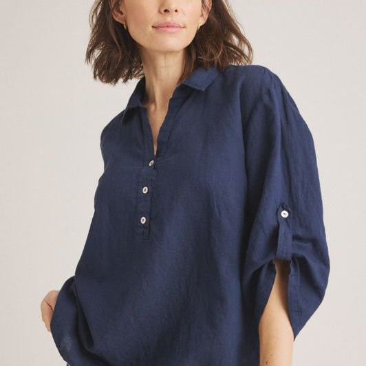 Luxzuz Siwaia blouse I Mørkeblå hørbluse med 3/4 ærme