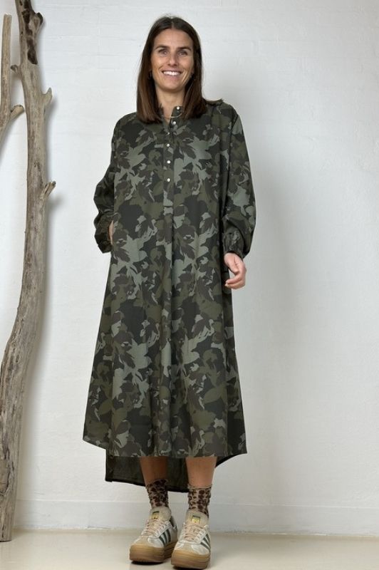 Gaspar Luna camouflage kjole med guldsmed