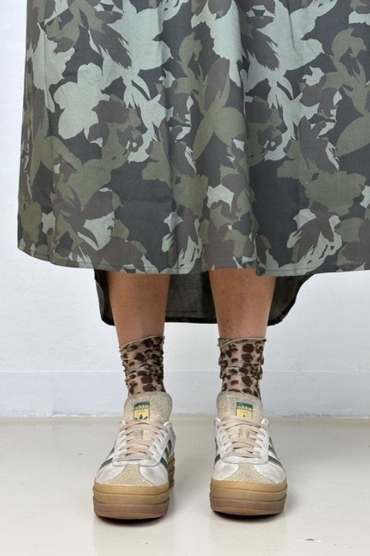 Gaspar Luna camouflage kjole med guldsmed