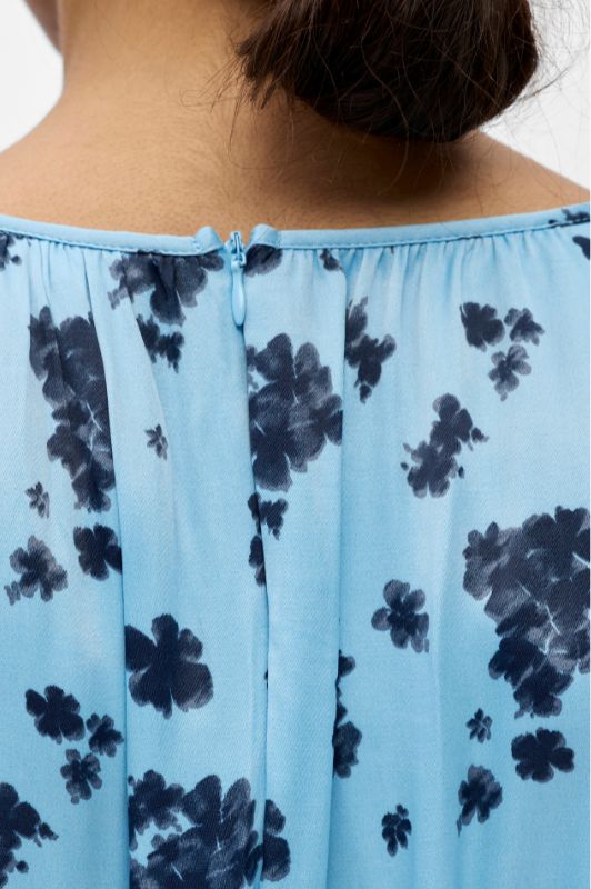 Object Tammie dress I Flot satinkjole i blåt print I Dresslab