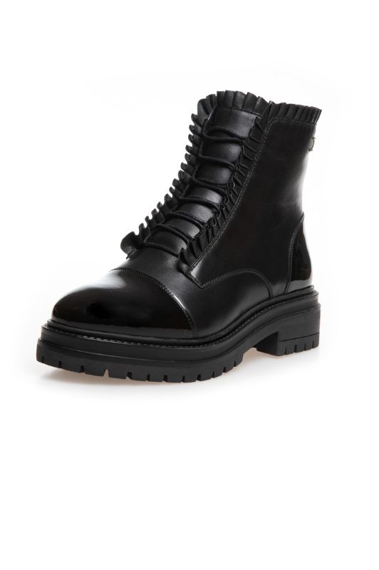 Copenhagen Shoes The Pretty Collection | Cool sort støvle med flæser