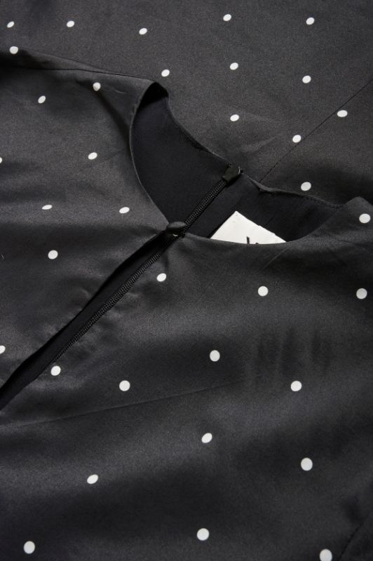 Karen By Simonsen Caroline Dress | Sort hvid prikket kjole