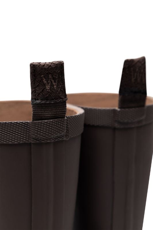 WODEN Le waterproof | Høj gummistøvle i chokolade brun