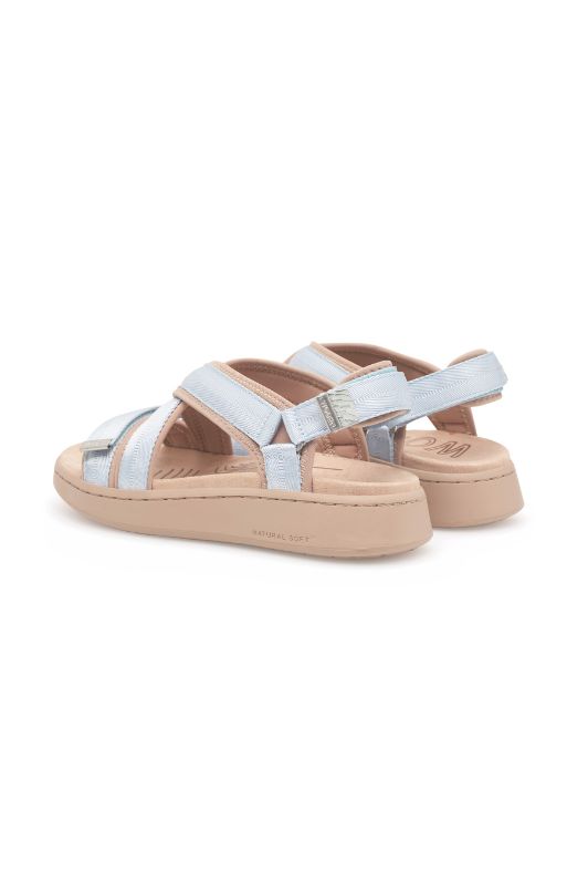 Woden Line cross sandal | fleksibel sandal i lyseblå I Dresslab