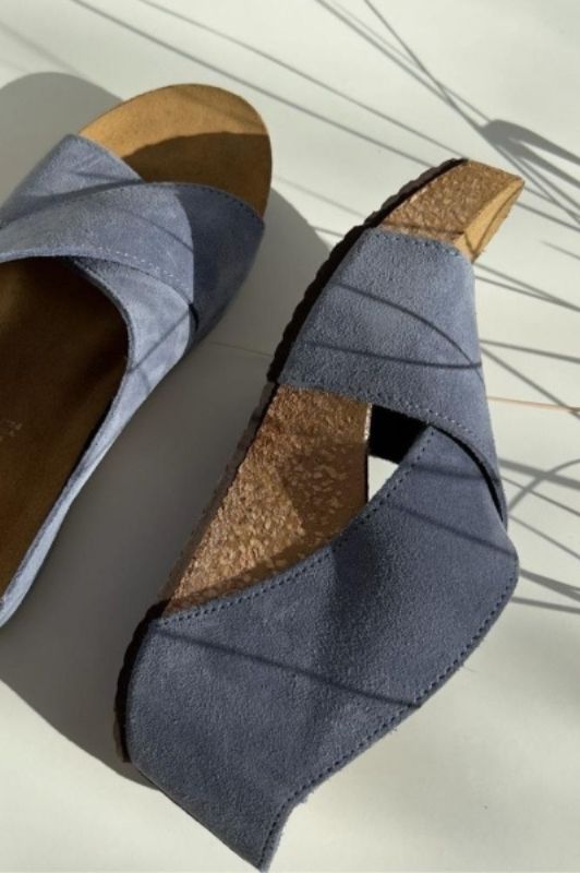 Copenhagen Shoes Frances sandal I Jeansblå ruskind med kilehæl