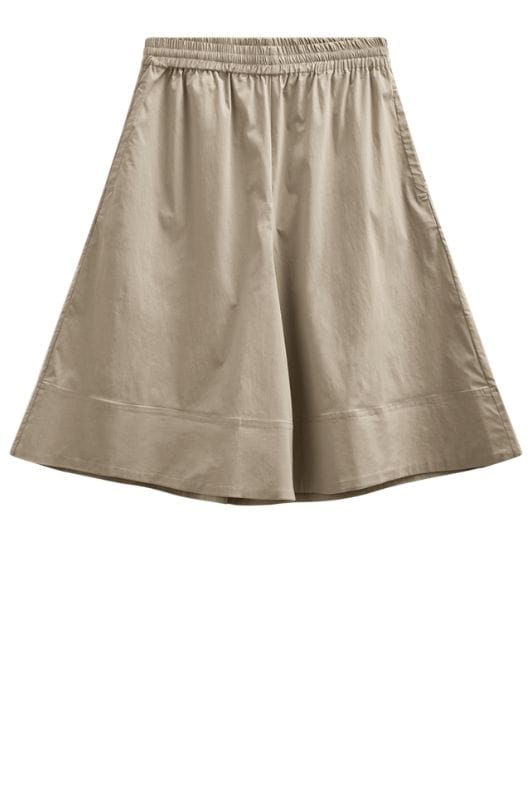 Freequent Jules Bermuda | Knælange shorts med lommer i sand