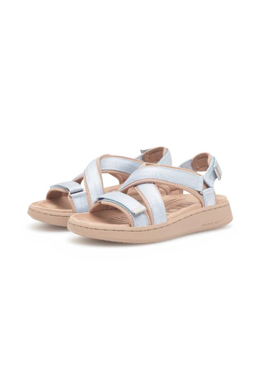 Woden Line cross sandal | fleksibel sandal i lyseblå I Dresslab