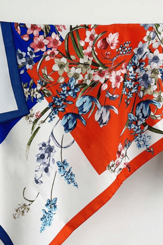 Atelier Paris I Fint blomster tørklæde i stærke farver I Dresslab