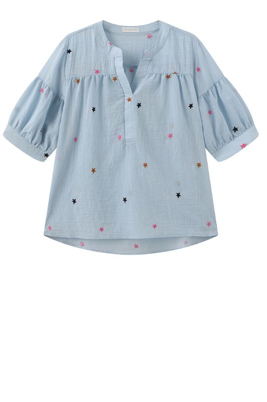 Luxzuz Vibse bluse I Lyseblå sommerbluse med stjerne broderi