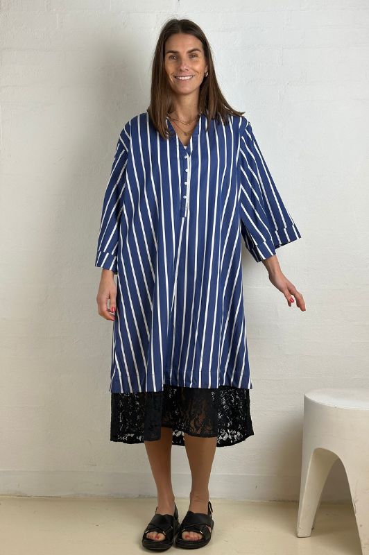 Gaspar Mumbai stripe lace dress | Stribet blå kjole I Dresslab