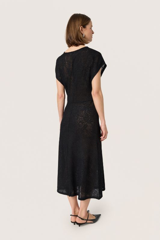 Soaked in Luxury Lupina Dress | Sort blondekjole uden ærmer