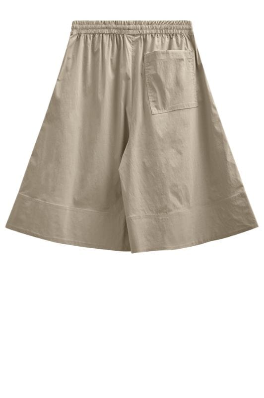 Freequent Jules Bermuda | Knælange shorts med lommer i sand