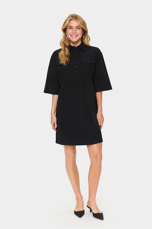 Saint Tropez Magnille dress | Sort fløjlskjole med korte ærmer