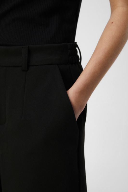 Object Lisa wide shorts med lommer i sort I Dresslab