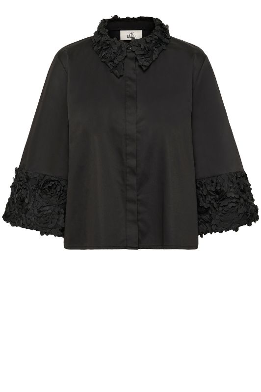 Karen by Simonsen Cleo Shirt | Skjorte i sort med tyl krave
