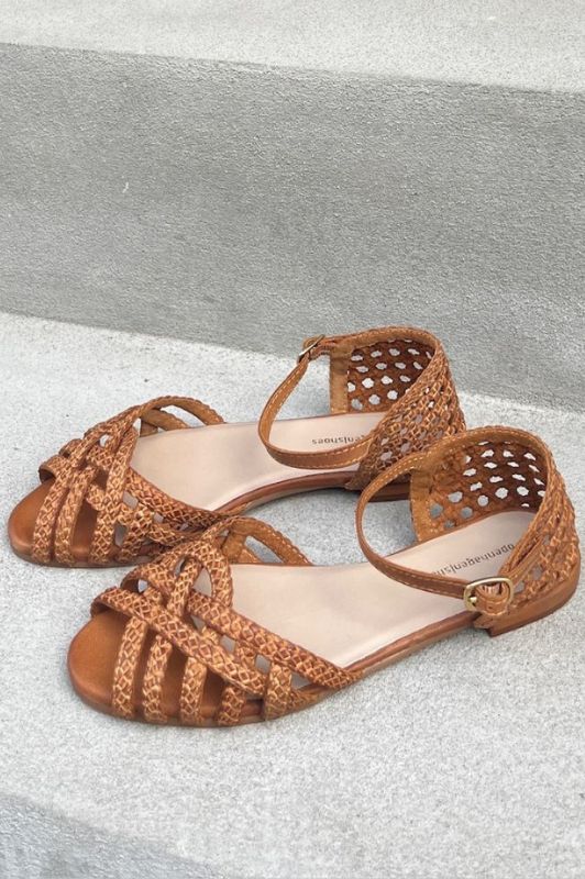 Copenhagen Shoes Endless Love | Håndflettet sandal i cognacfarvet skind