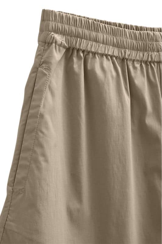 Freequent Jules Bermuda | Knælange shorts med lommer i sand