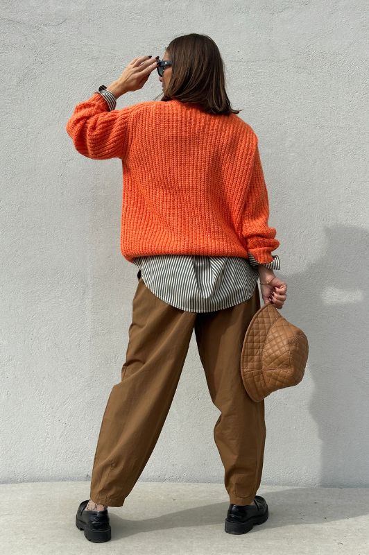 Gaspar Pisa logo pullover I Cool orange strik med guldsmed I Dresslab