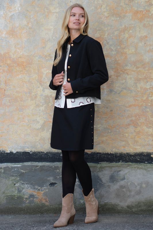 Prepair Blair jakke i sort med flotte guld-look knapper