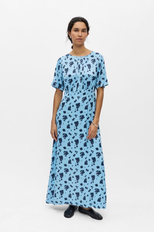 Object Tammie dress I Flot satinkjole i blåt print I Dresslab