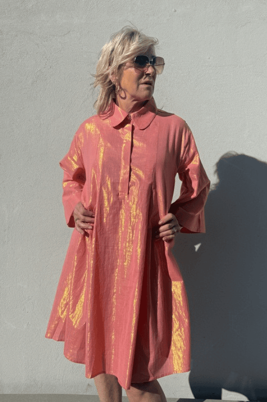 PRE ORDER Gaspar Bombay dress | Festkjole i pink guldlook I Dresslab