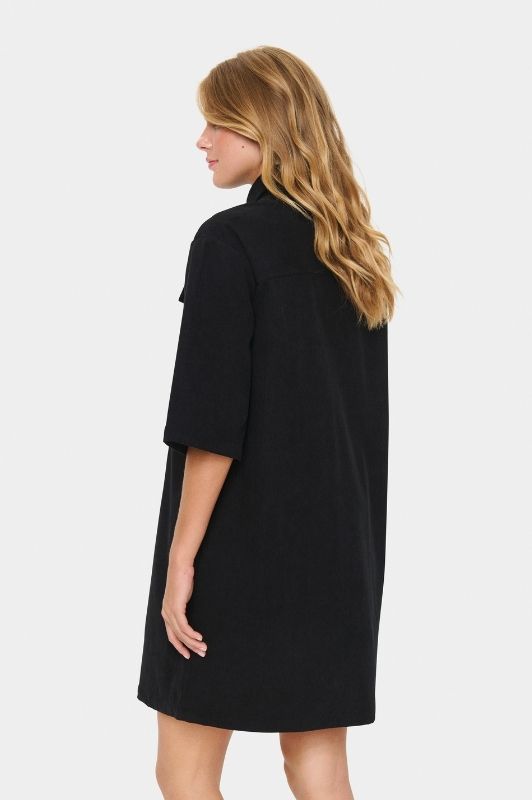 Saint Tropez Magnille dress | Sort fløjlskjole med korte ærmer