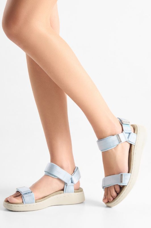 Woden Line sandal | Damesandal i lyseblå I Natural Soft sål