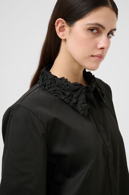 Karen by Simonsen Cleo Shirt | Skjorte i sort med tyl krave