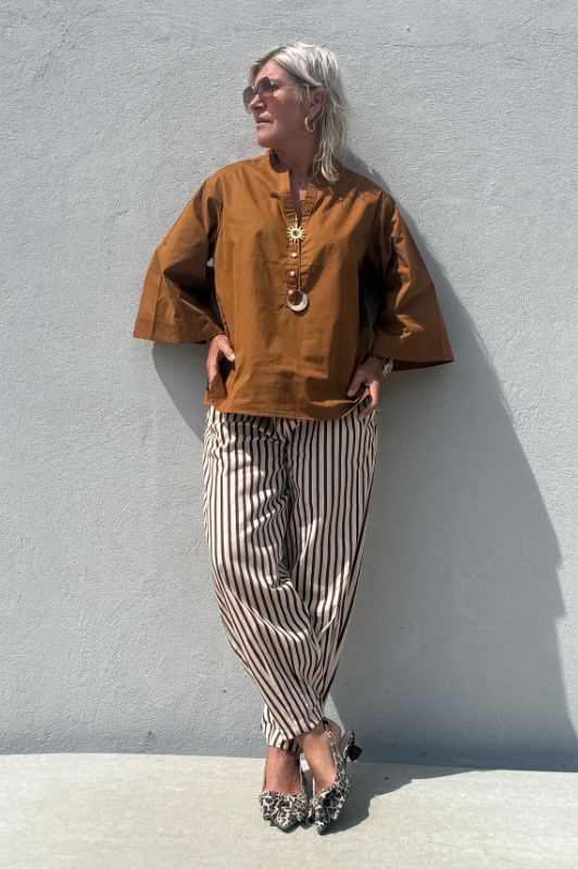 Gaspar Mumbai  I Cool poplin bluse i nougat I Dresslab