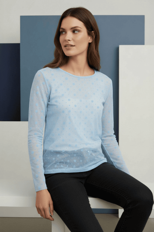 Ofelia Gitte bluse | Lyseblå meshbluse med prikker