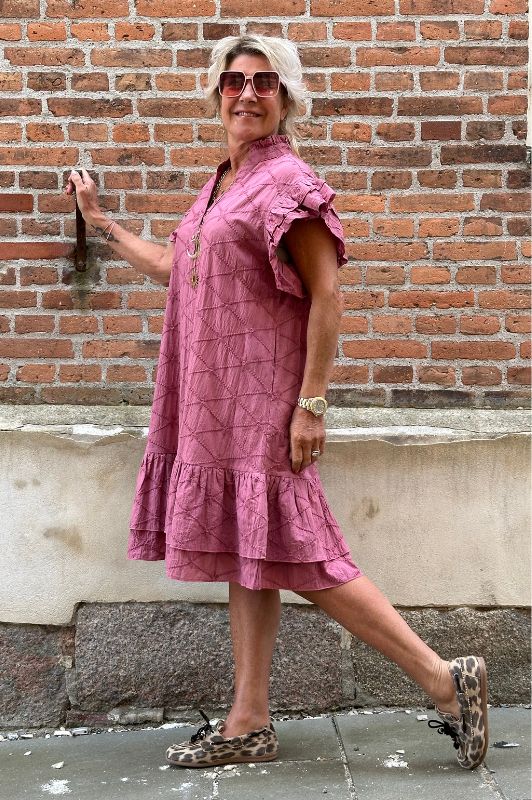 PRE ORDER Gaspar Jada dress | Flot broderie anglaise i rose pepper