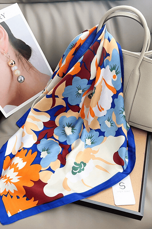 Atelier Paris I Unikt tørklæde print stor navy blomst
