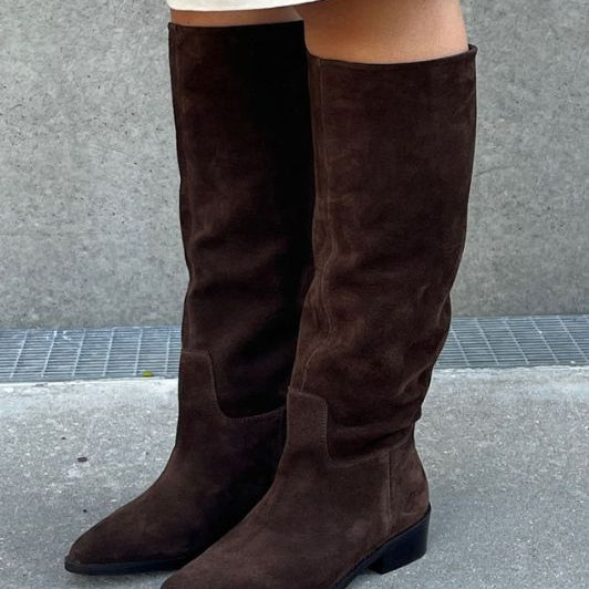 Copenhagen Shoes The Note Boot I Høj ruskindsstøvle i mørkebrun