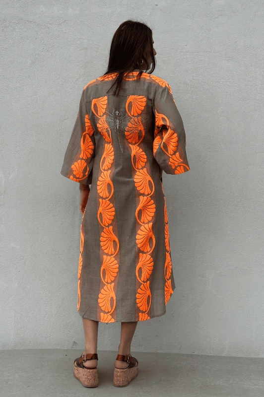 Gaspar Mumbai jaquard dress | Flot kjole i sand og orange I Dresslab