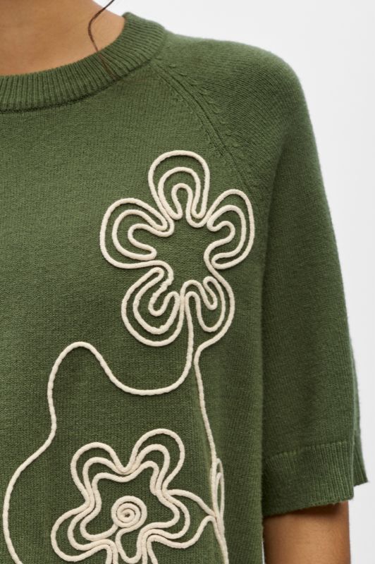 Object Laney strik med broderi i grøn I Dresslab