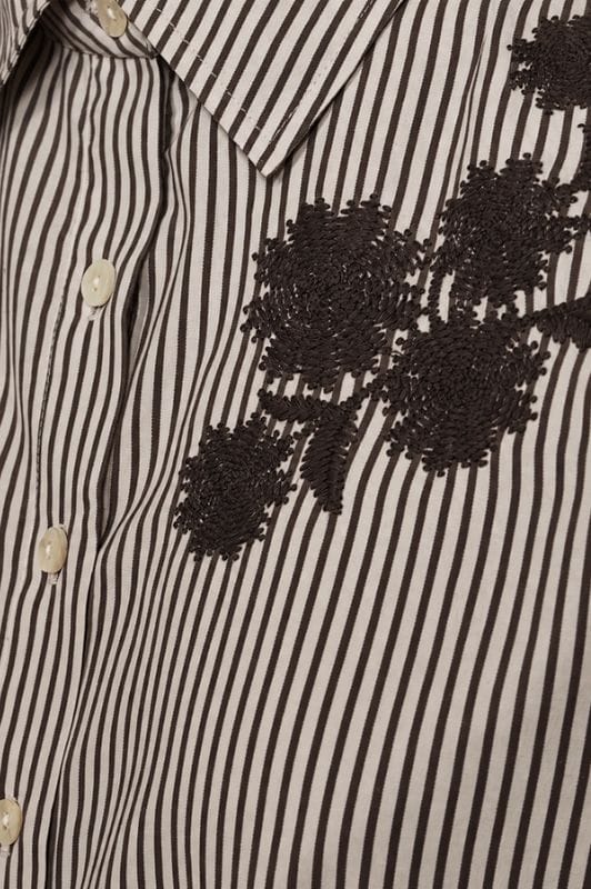 Freequent Mika sand stribet skjorte med broderi I Dresslab