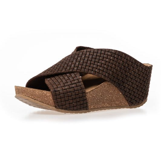 Copenhagen Shoes The dance sandal I Fletlook ruskind med kilehæl