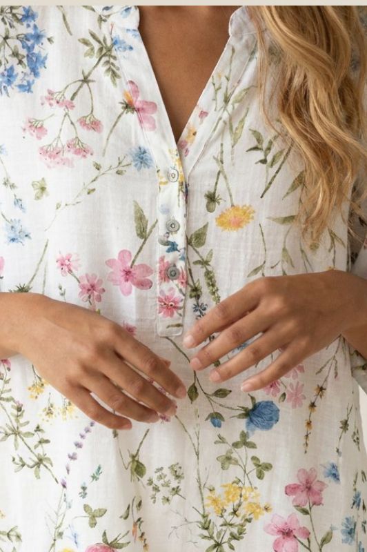 Moondust gage bluse i bomuld I Hvid med farverige blomster I Dresslab