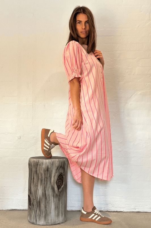 Gaspar Tunø dress | Rosa strib I Dresslab
