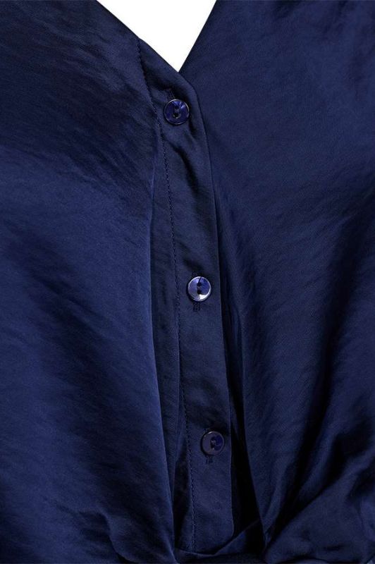 Freequent Dove bluse I Blå skjortebluse i satinlook med sløjfeeffekt